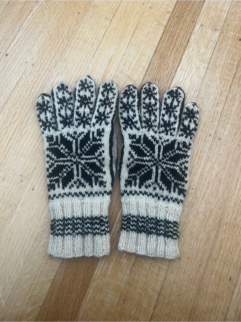 Vintage Black & Cream Nordic hand Knit wool Gloves -